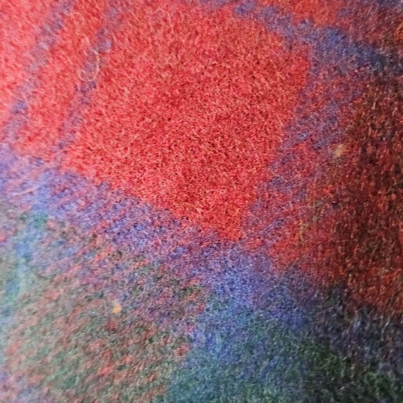 Cottagecore Johnstons of Elgin 100% lambswool plaid navy, maroon/red, green shaw - Picture 6 of 8
